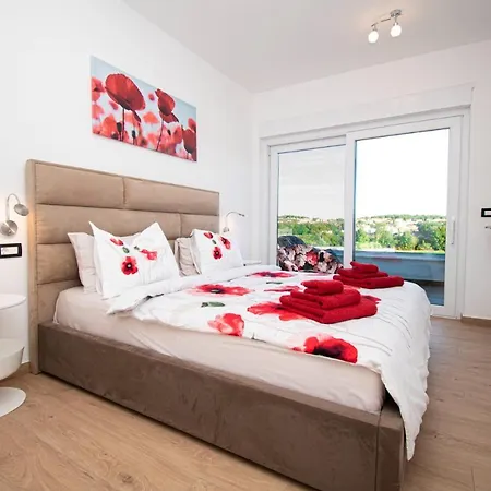 Elite 1 & 2 With Two Pools וילה פולה