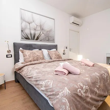 Elite 1 & 2 With Two Pools וילה *