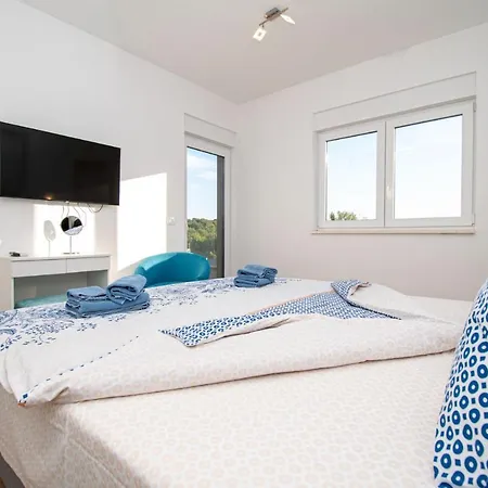 Elite 1 & 2 With Two Pools