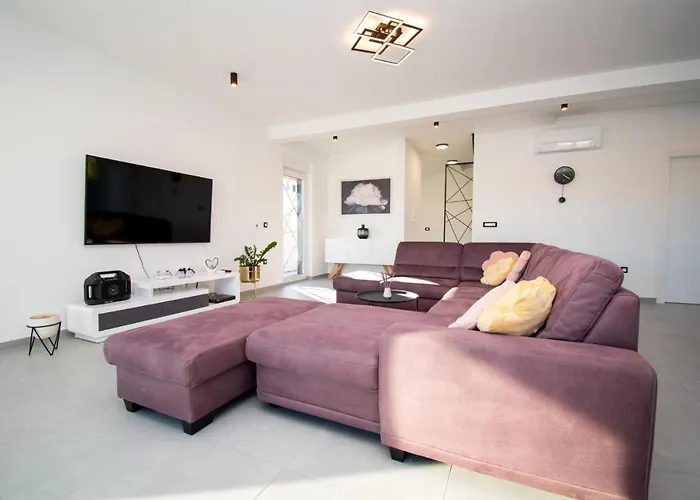 Elite 1 & 2 With Two Pools Вілла