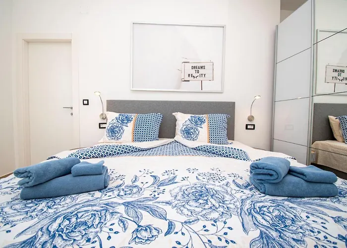 Elite 1 & 2 With Two Pools * Пула