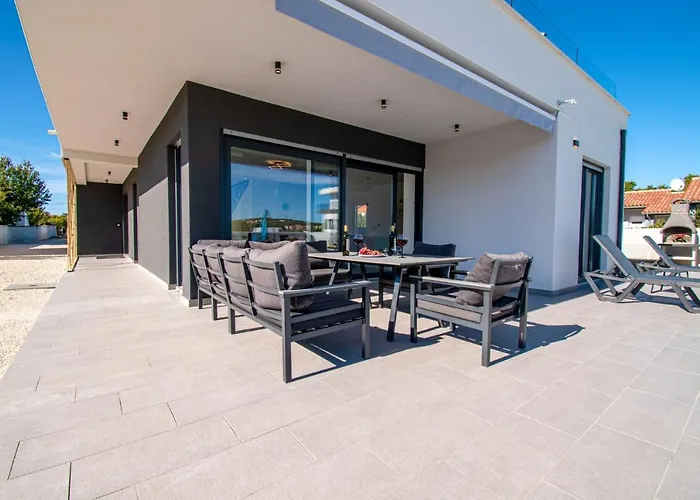 Вілла Elite 1 & 2 With Two Pools Пула