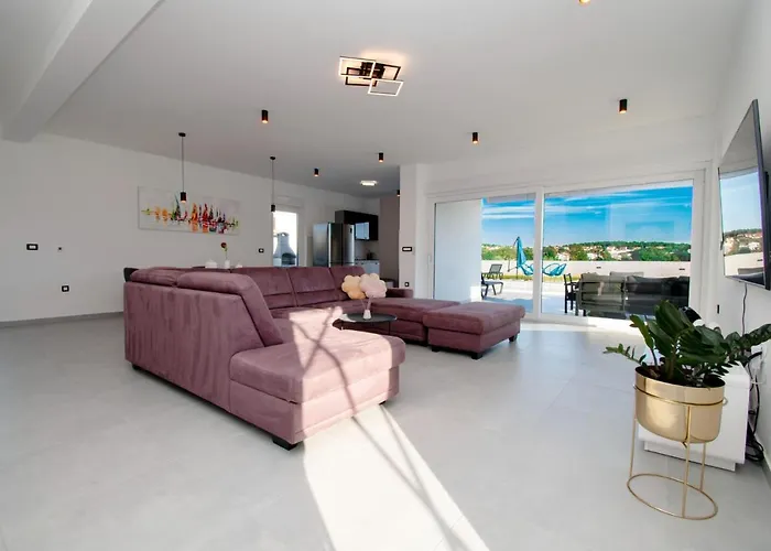 Elite 1 & 2 With Two Pools Пула