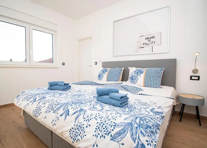 Elite 1 & 2 With Two Pools * Пула