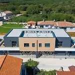 Villa Elite 1 & 2 With Two Heated Pools - By Istrabook *