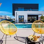 Villa Elite 1 & 2 With Two Heated Pools - By Istrabook Вілла Пула