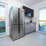 Вілла Villa Elite 1 & 2 With Two Heated Pools - By Istrabook *