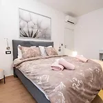 Villa Elite 1 & 2 With Two Heated Pools - By Istrabook Вілла *