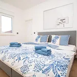 Villa Elite 1 & 2 With Two Heated Pools - By Istrabook * Пула