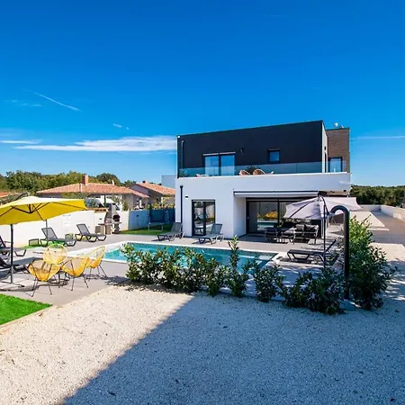 Villa Elite 1 & 2 With Two Heated Pools - By Istrabook *