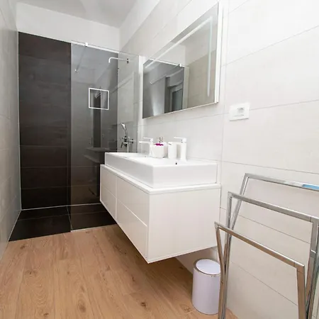 Elite 1 & 2 With Two Pools *