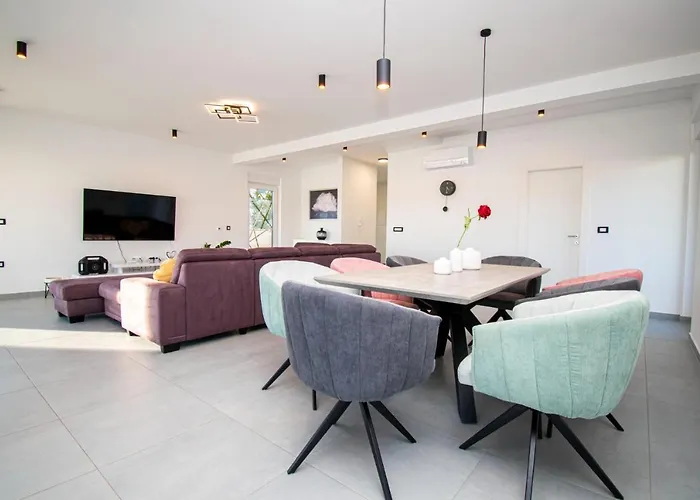 Villa Elite 1 & 2 With Two Pools Villa Pula