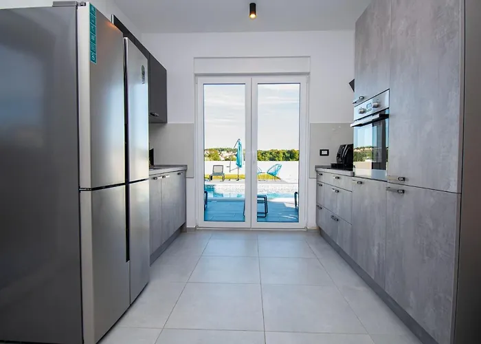 Villa Elite 1 & 2 With Two Pools Pula