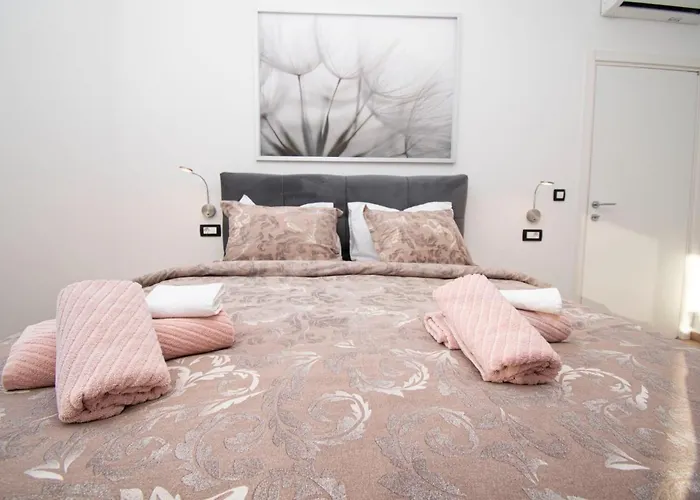 Villa Villa Elite 1 & 2 With Two Pools Pula