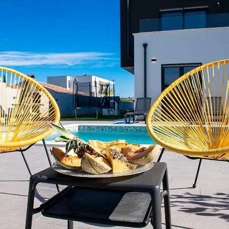 Elite 1 & 2 With Two Pools Vila *