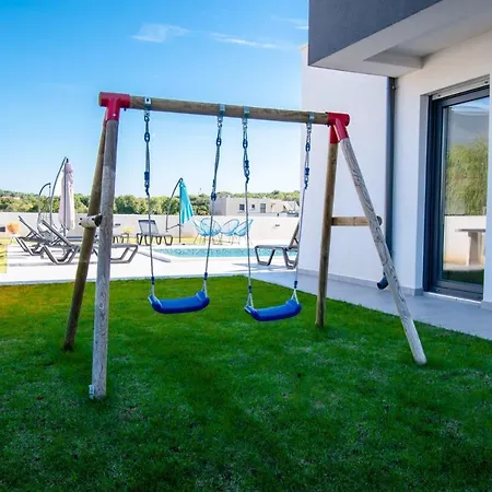 Elite 1 & 2 With Two Pools Pula