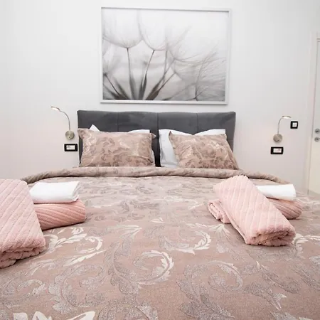 Vila Elite 1 & 2 With Two Pools Pula