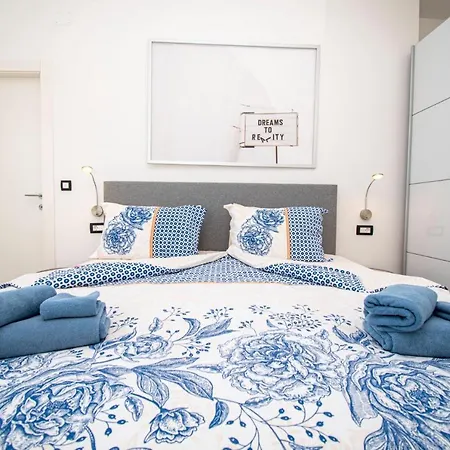 Elite 1 & 2 With Two Pools * Pula