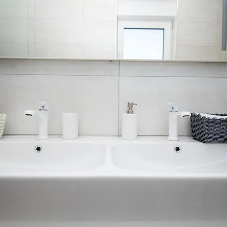 Vila Elite 1 & 2 With Two Pools